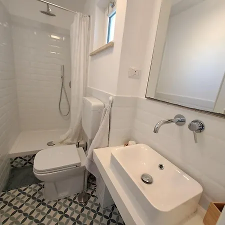 Attico Con Terrazzo Vicino Al Mare A Apartamento *